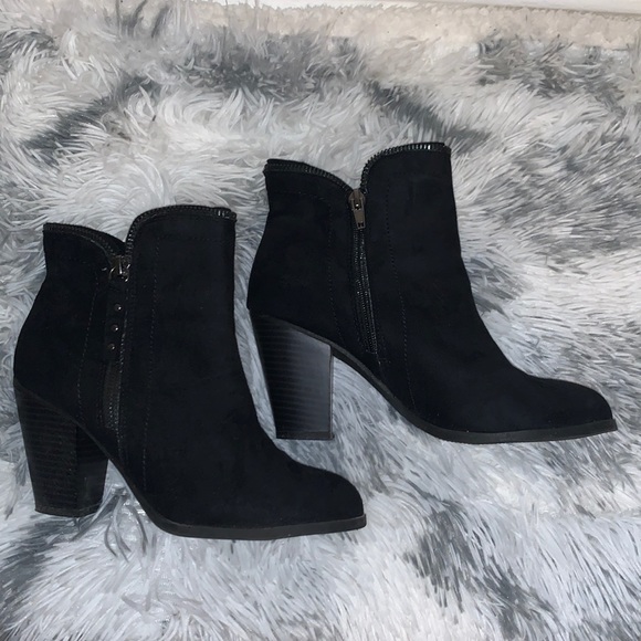 👻 2/$20 Dolce Black Ankle‎ Booties 7W - Picture 1 of 7